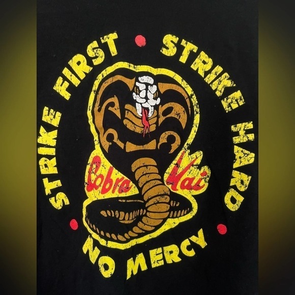 Cobra Kai Strike First Logo T Shirt Men’s Size 2X - Picture 2 of 3